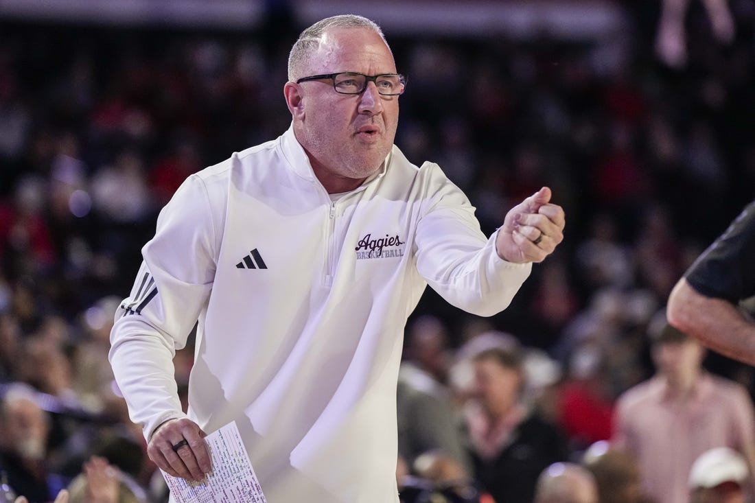 Mar 2, 2024; Athens, Georgia, USA; Texas A&M Aggies head coach Buzz Williams reacts during the game against the Georgia Bulldogs at Stegeman Coliseum. Mandatory Credit: Dale Zanine-USA TODAY Sports