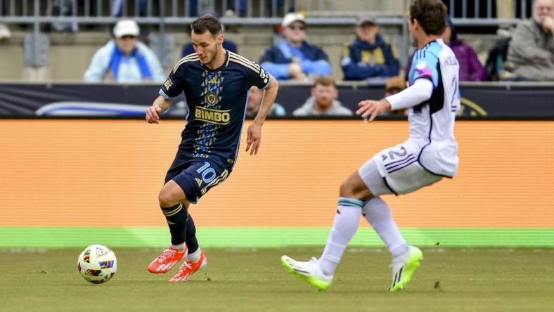 Mar 30, 2024; Philadelphia, Pennsylvania, USA; Philadelphia Union midfielder Daniel Gazdag (10) dribbles the ball during the first half at Subaru Park. Mandatory Credit: Caean Couto-USA TODAY Sports