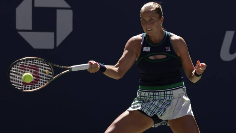 Sep 2, 2022; Flushing, NY, USA; Shelby Rogers (USA) hits a forehand against Ons Jabeur (TUN) (not pictured) on day five of the 2022 U.S. Open tennis tournament at USTA Billie Jean King Tennis Center. Mandatory Credit: Geoff Burke-USA TODAY Sports