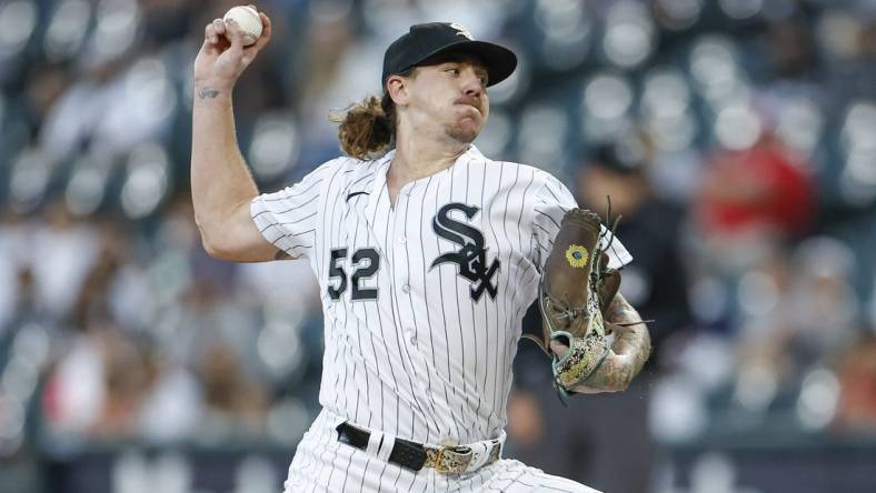 Sep 30, 2023; Chicago, Illinois, USA; Chicago White Sox starting pitcher Mike Clevinger (52) delivers a pitch against the San Diego Padres during the first inning at Guaranteed Rate Field. Mandatory Credit: Kamil Krzaczynski-USA TODAY Sports