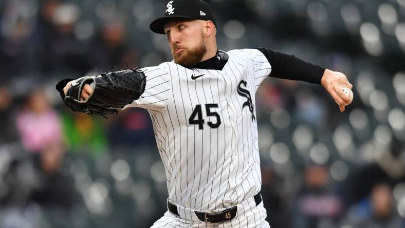 Apr 2, 2024; Chicago, Illinois, USA; Chicago White Sox starting pitcher Garrett Crochet (45) pitches during the first inning against the Atlanta Braves at Guaranteed Rate Field. Mandatory Credit: Patrick Gorski-USA TODAY Sports