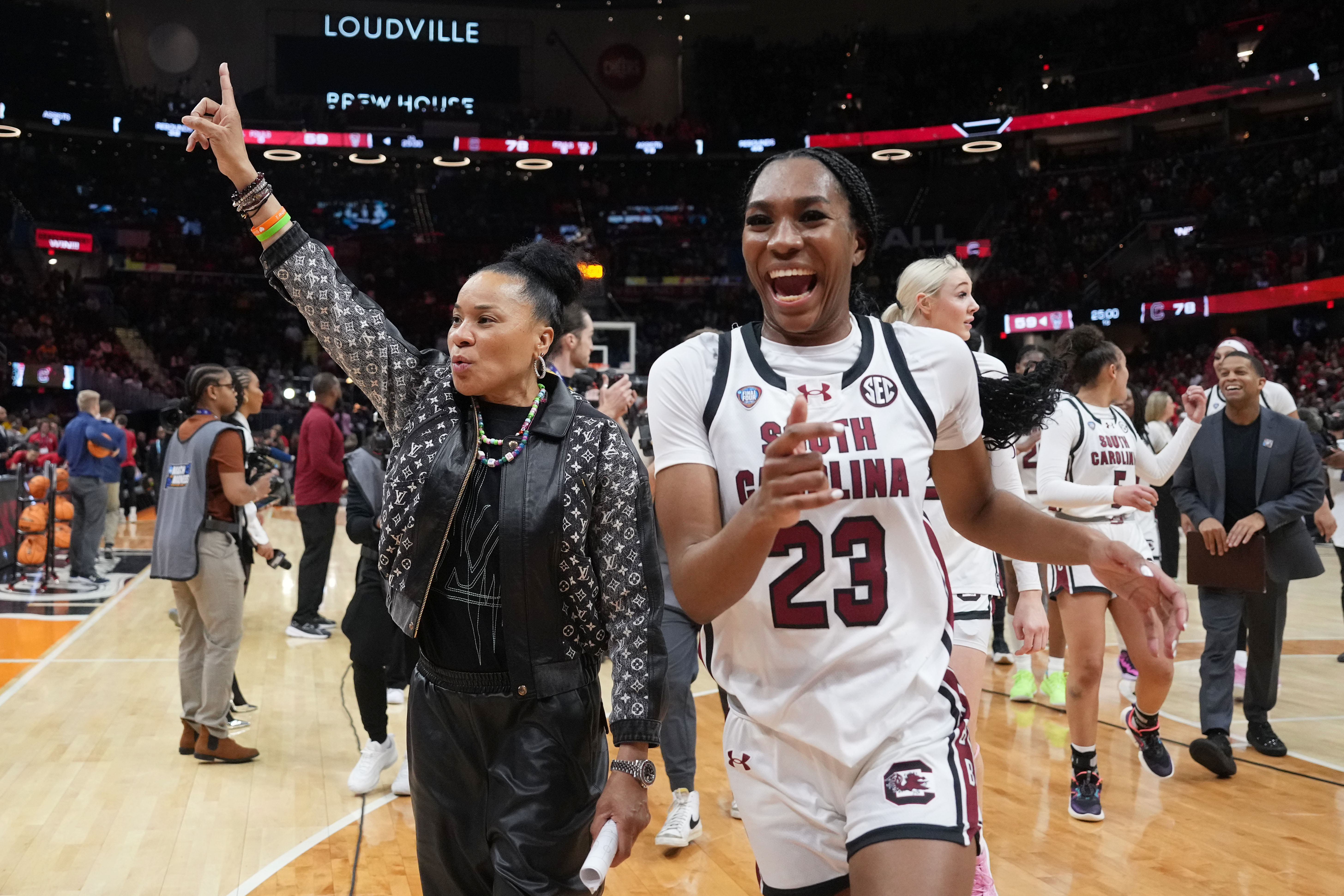 undefeated national champions in women's college basketball