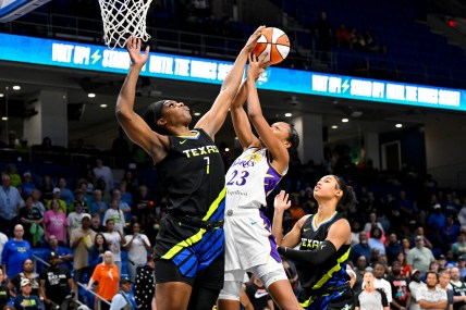 WNBA: Los Angeles Sparks at Dallas Wings