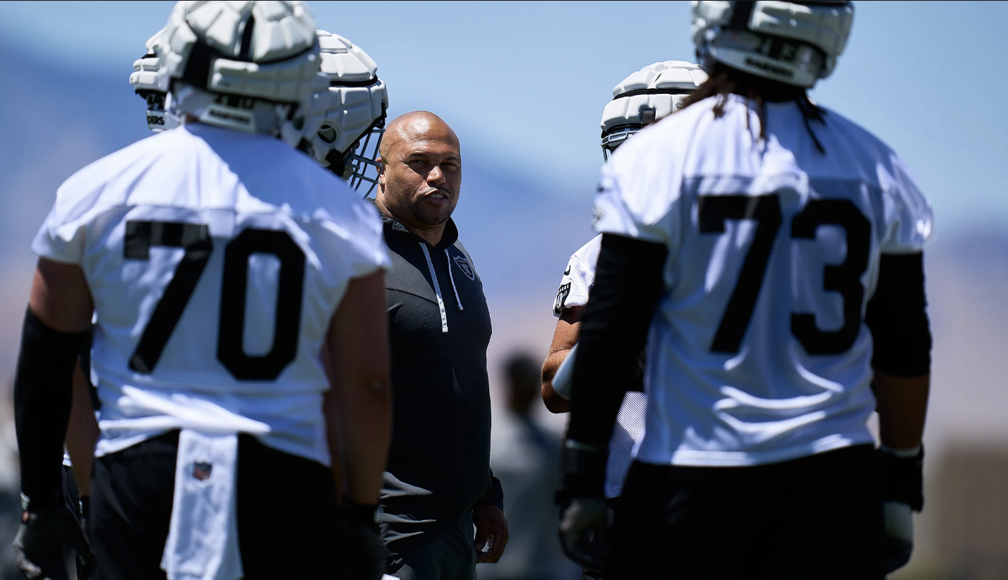 Las Vegas Raiders offensive line Antonio Pierce