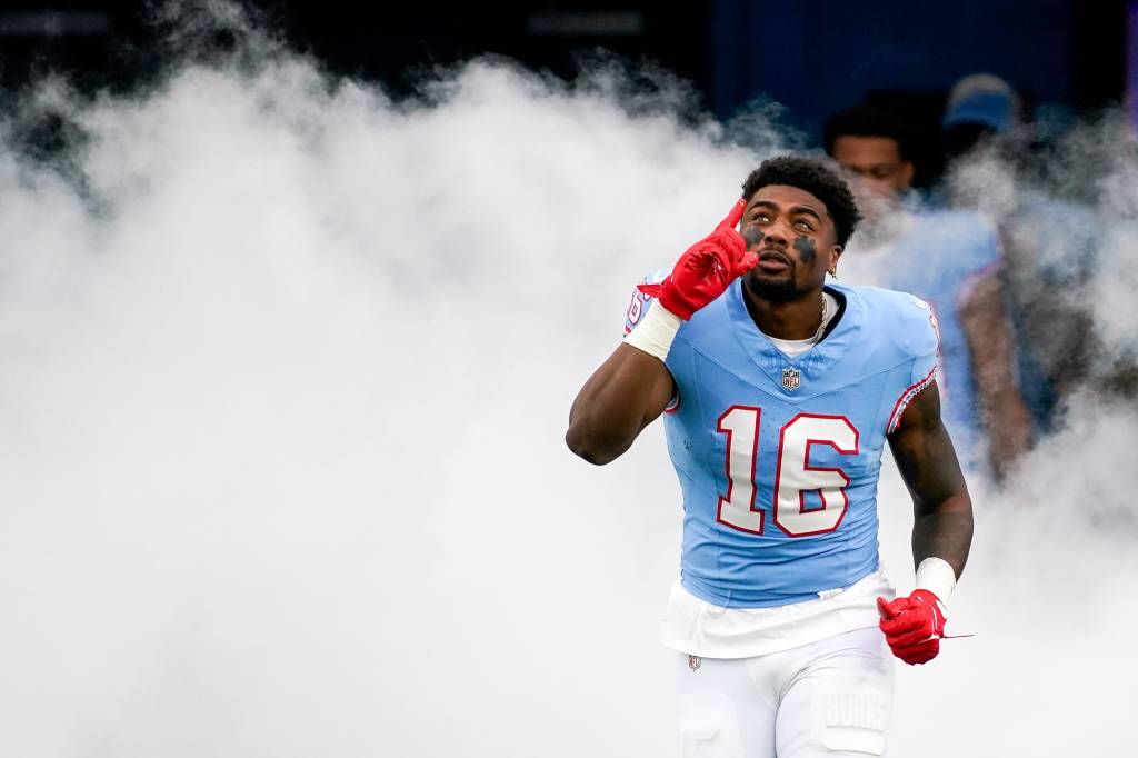 Kansas City Chiefs fail again in pursuit of veteran free agent receiver: 4 logical new targets including a trade for Treylon Burks
