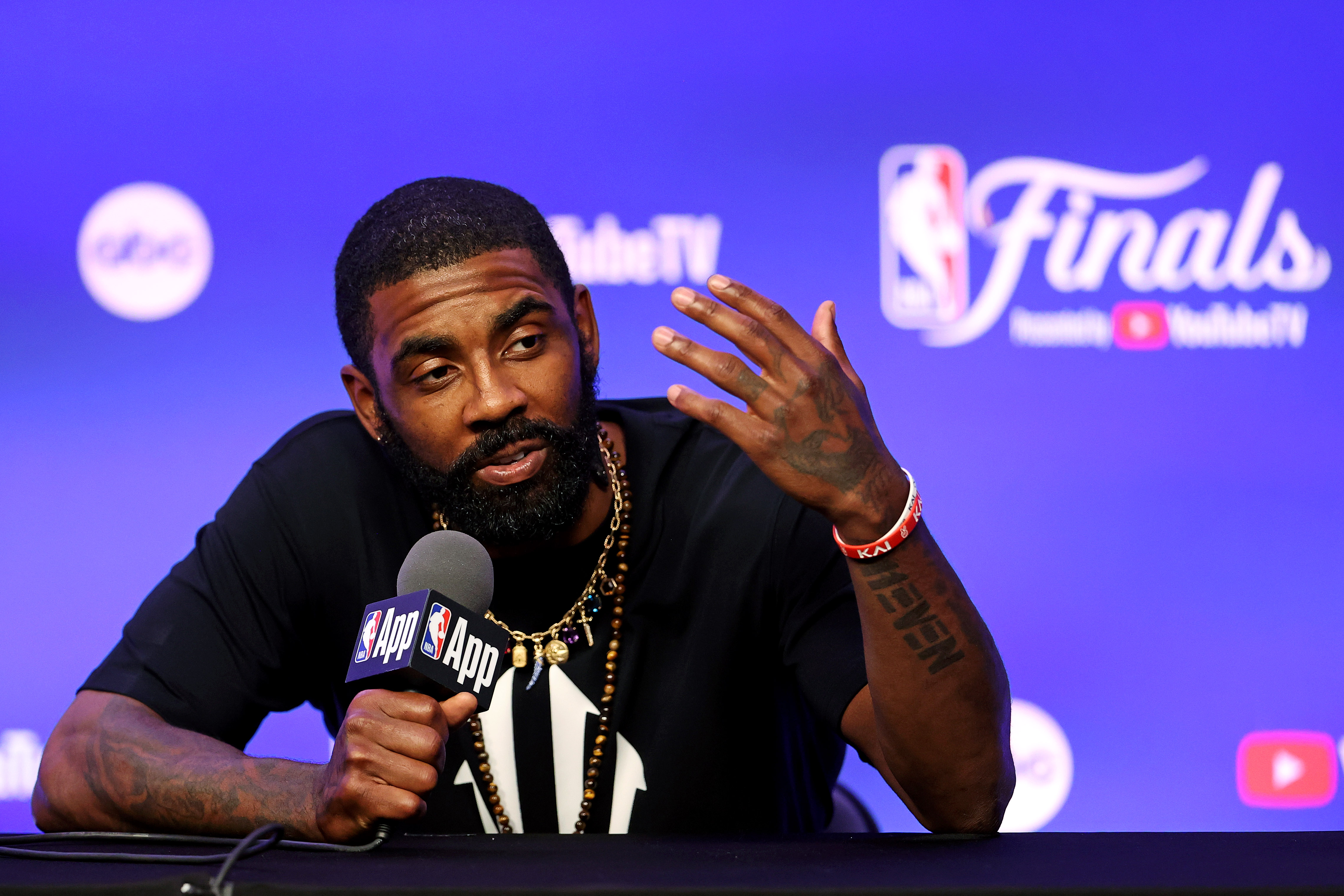 Dallas Mavericks star Kyrie Irving has surprising take on Celtics fans