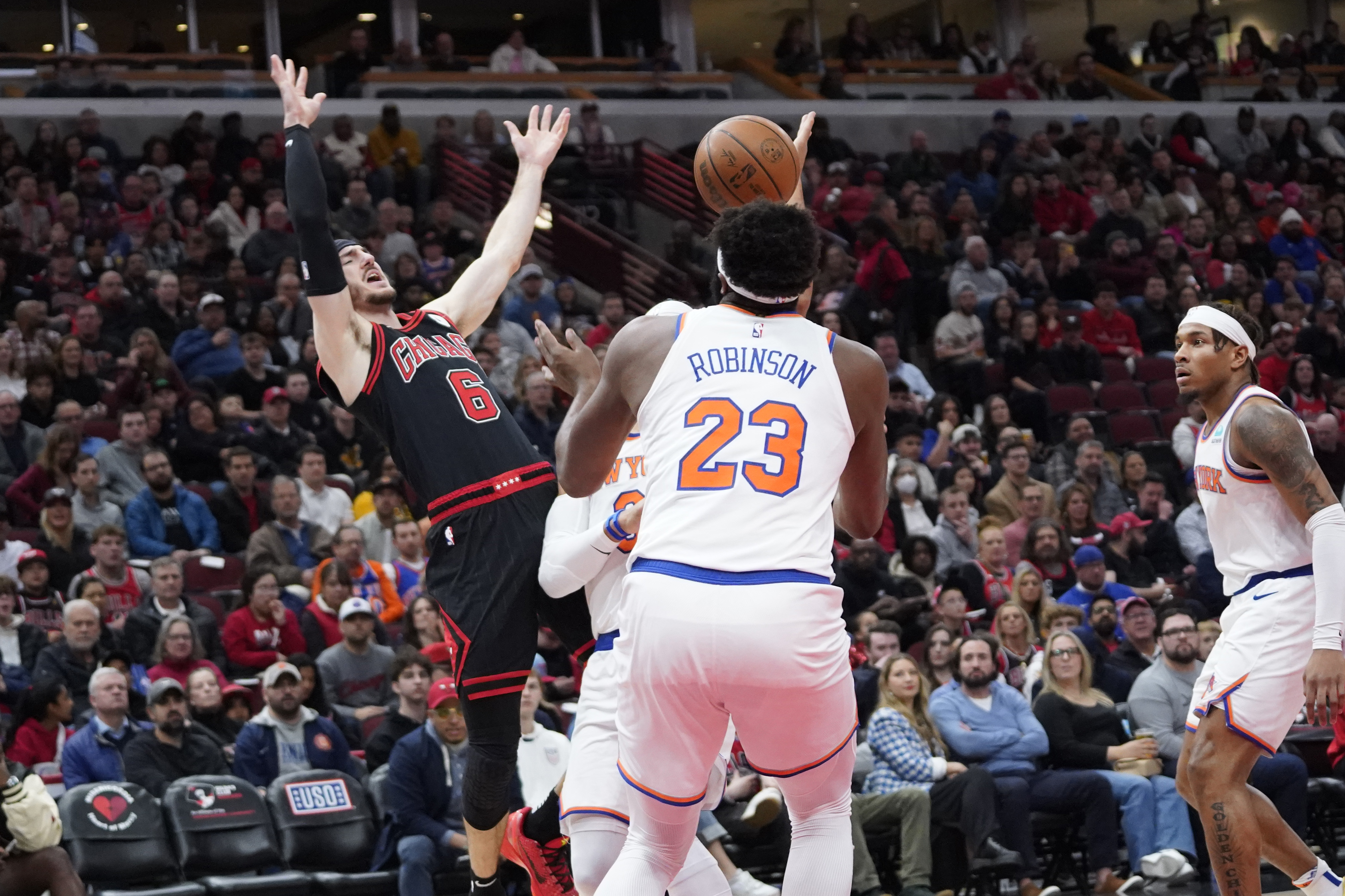 Latest New York Knicks rumors on odds of Isaiah Hartenstein return ...