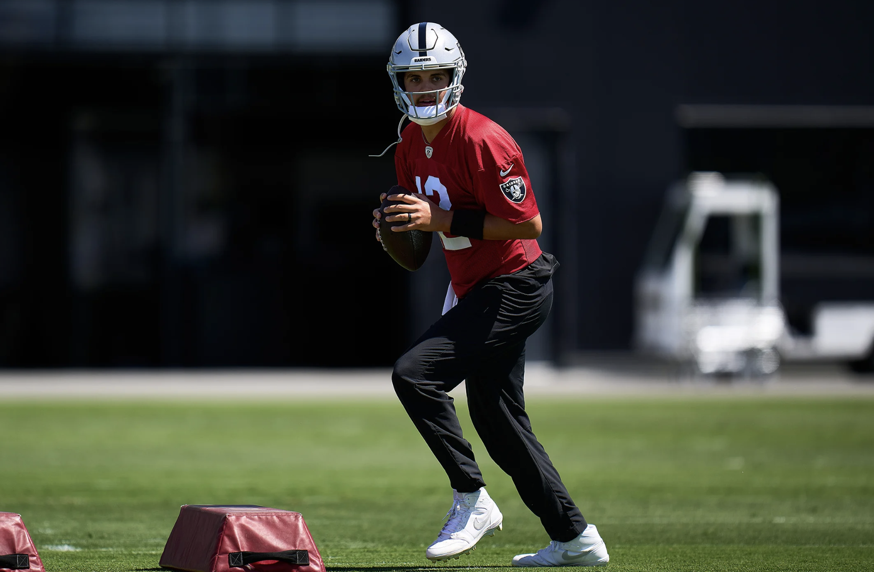 Las Vegas Raiders quarterback competition Aidan O'Connell