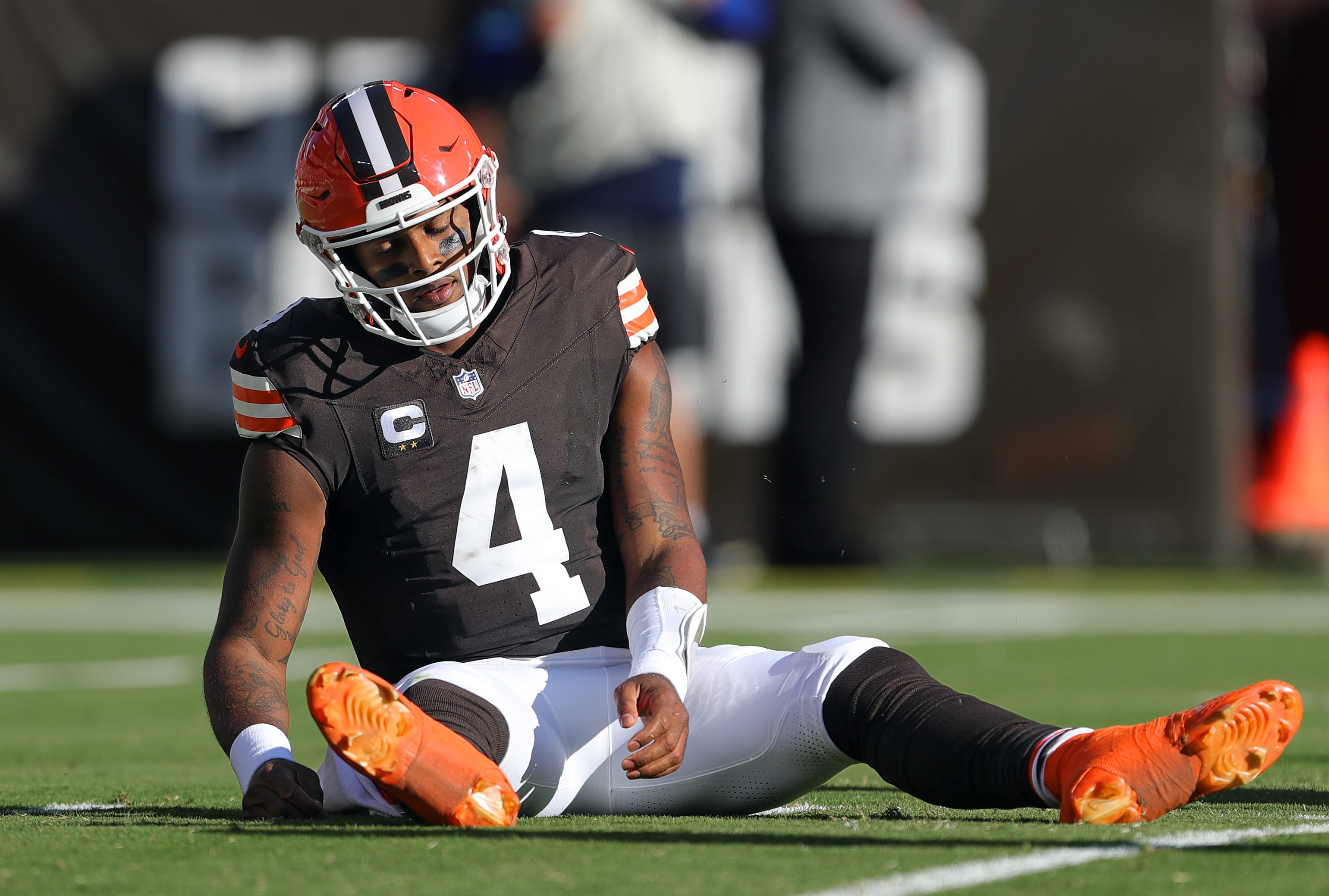 NFL analyst believes it might be time for Cleveland Browns to bench ...