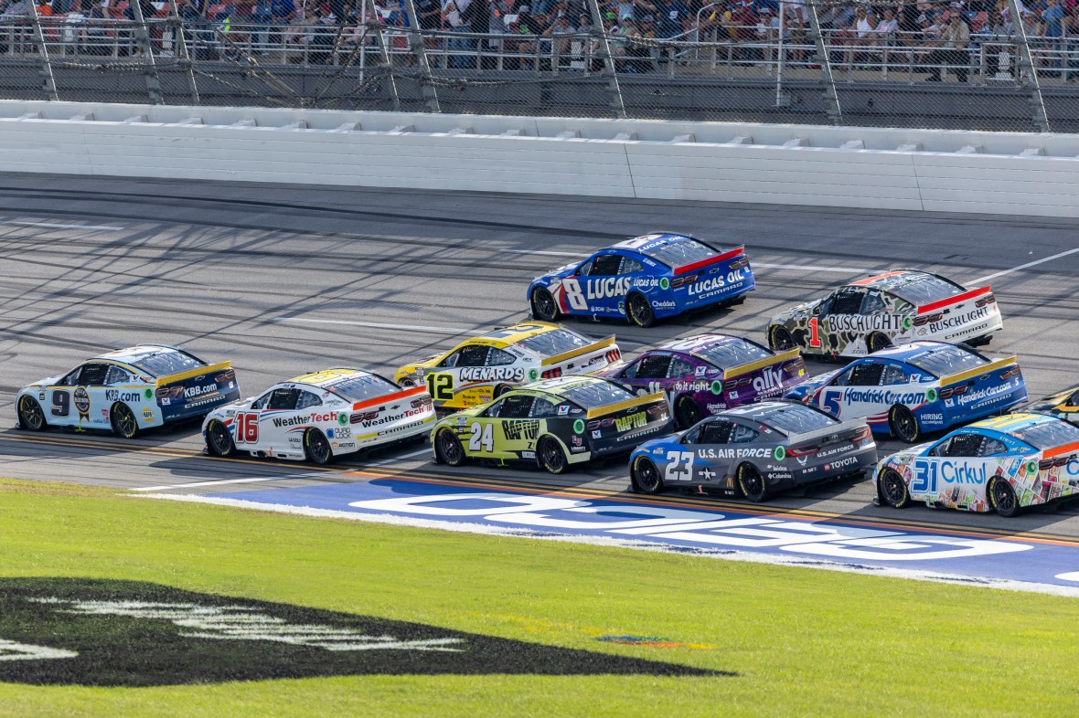 NASCAR: YellaWood 500