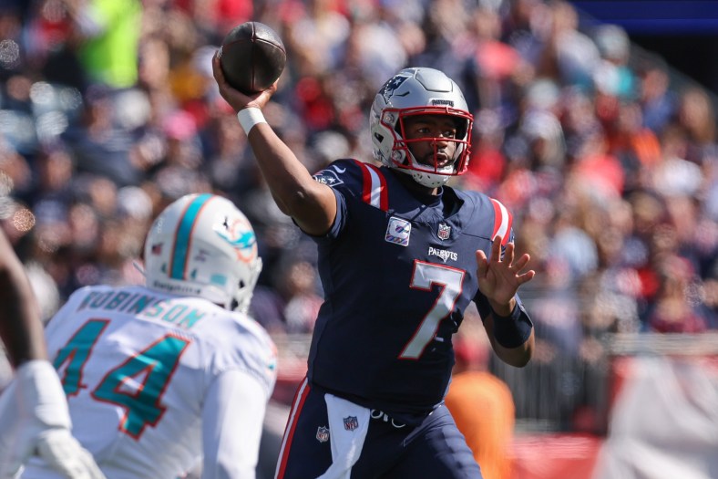 NFL: Miami Dolphins at New England Patriots