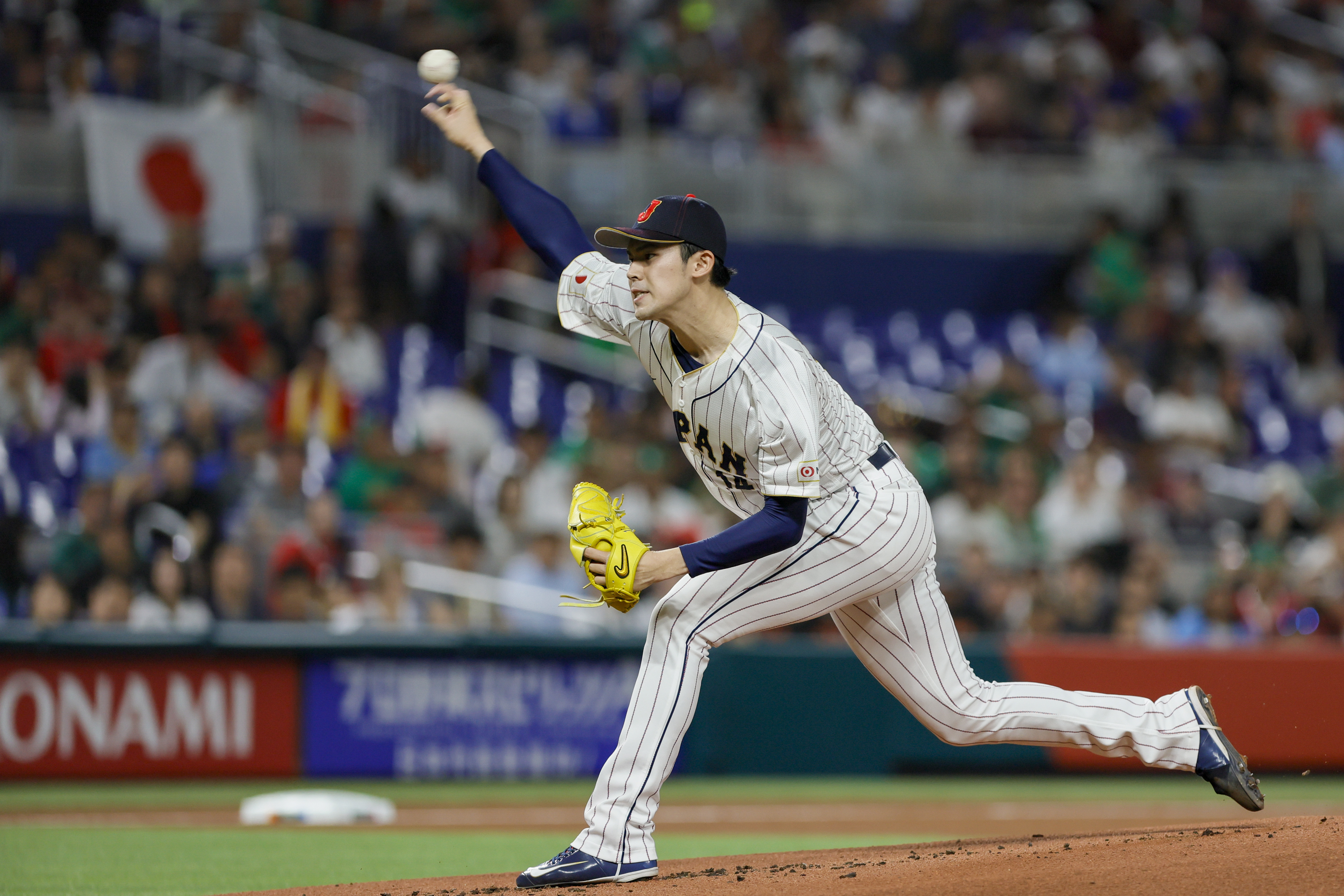 https://sportsnaut.com/wp-content/uploads/2024/11/Baseball-World-Baseball-Classic-Semifinal-Japan-vs-Mexico-20279015.jpg