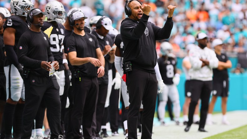 Las Vegas Raiders coach Antonio Pierce