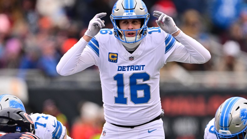 NFL: Detroit Lions at Chicago Bears