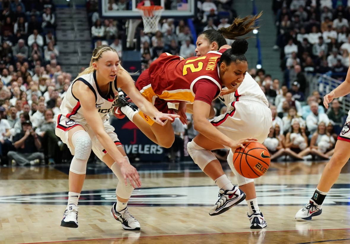 USC Trojans, UConn Huskies