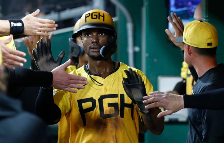 Luis Robert Jr. trade looming? What Chicago White Sox's latest signing reveals