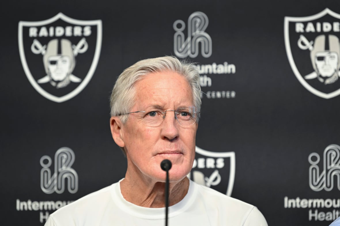 https://sportsnaut.com/wp-content/uploads/2025/04/NFL-Las-Vegas-Raiders-Ashton-Jeanty-Press-Conference-26013512-1180x787.jpg