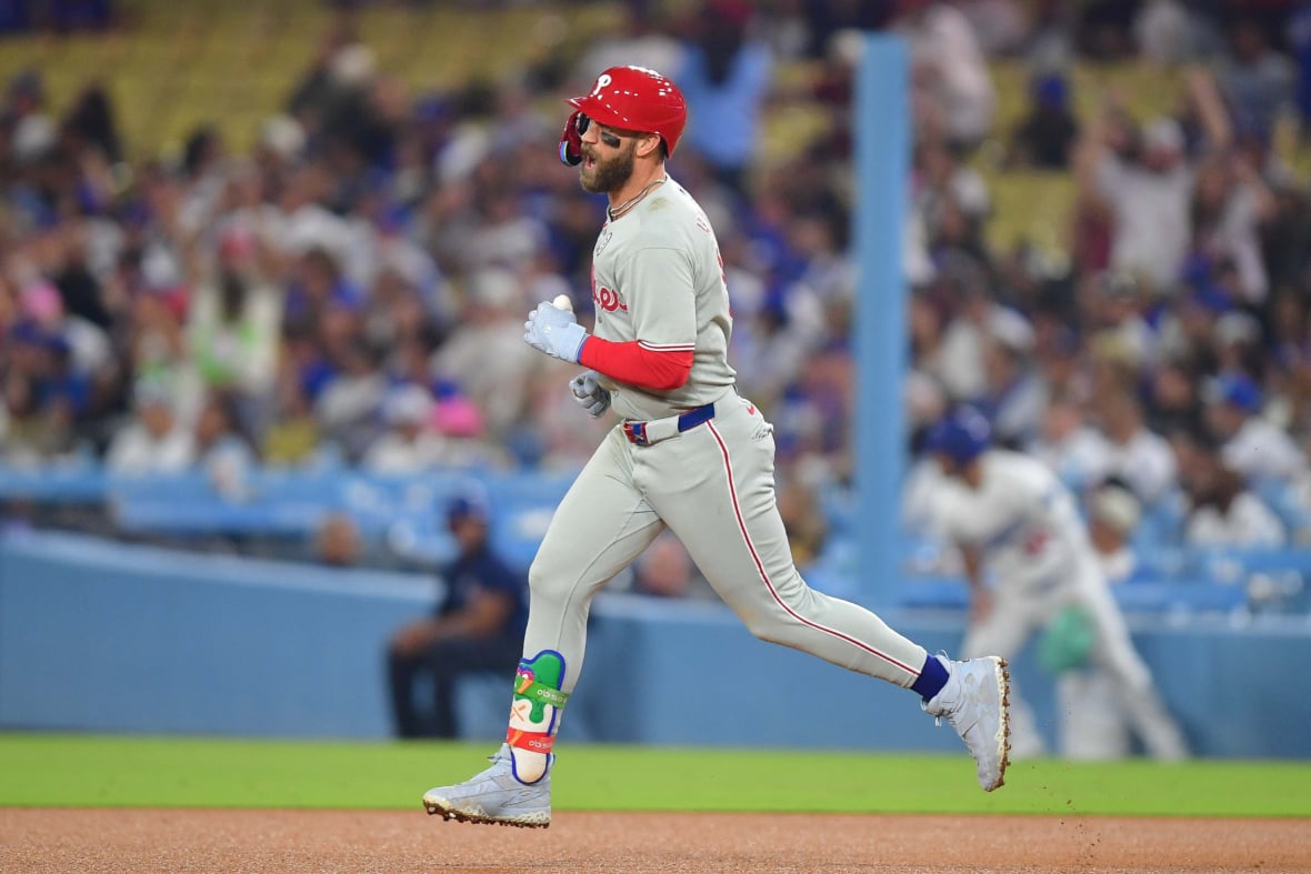 https://sportsnaut.com/wp-content/uploads/2025/09/Bryce-Harper-27093047-1180x787.jpg