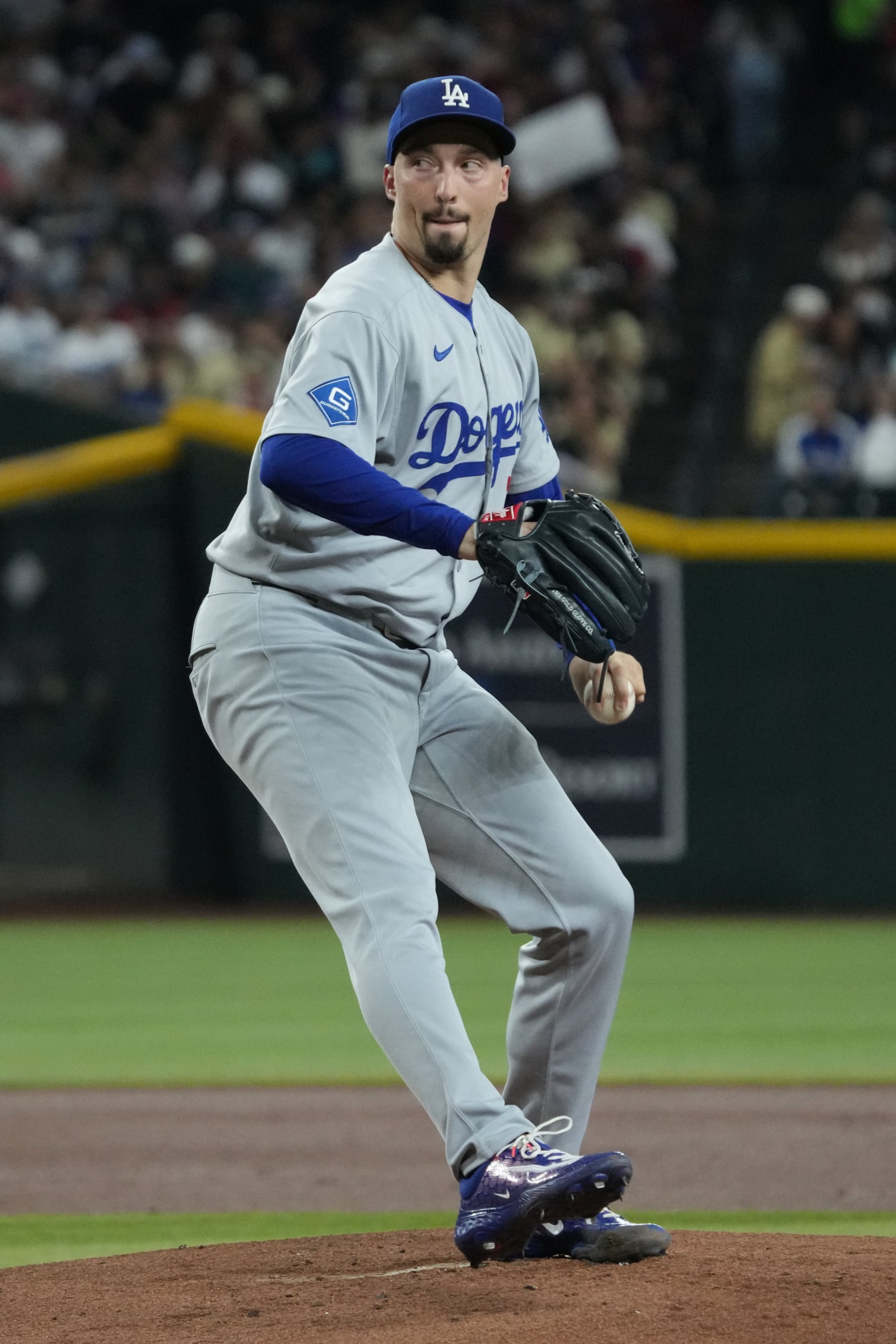 https://sportsnaut.com/wp-content/uploads/2025/10/MLB-Los-Angeles-Dodgers-at-Arizona-Diamondbacks-27161769-scaled.jpg