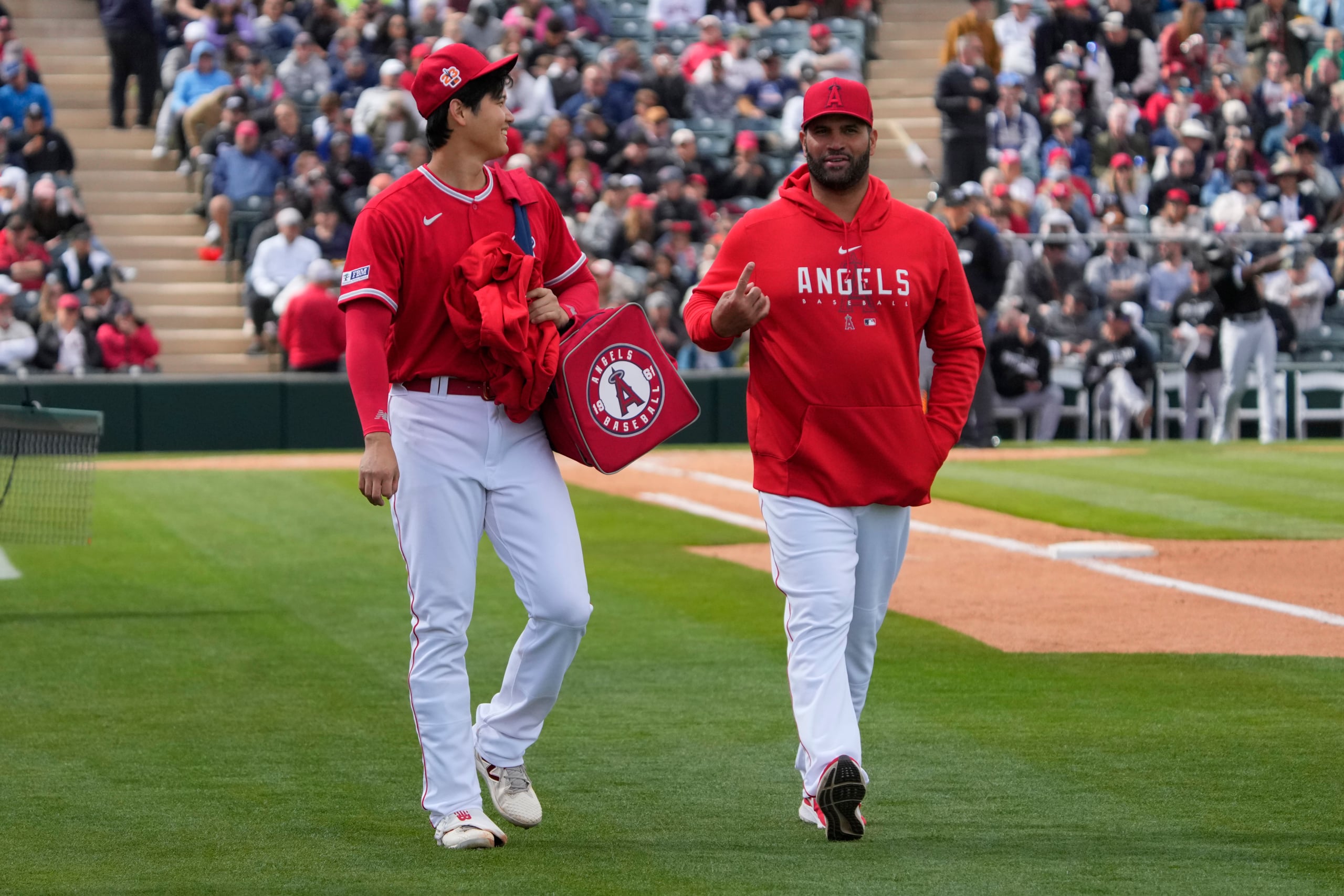 https://sportsnaut.com/wp-content/uploads/2025/10/MLB-Spring-Training-Chicago-White-Sox-at-Los-Angeles-Angels-20097647-scaled.jpg