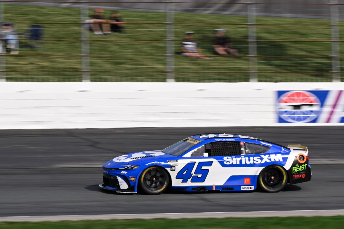 https://sportsnaut.com/wp-content/uploads/2025/10/NASCAR-NASCAR-Cup-Series-Race-at-New-Hampshire-27152809-1180x787.jpg