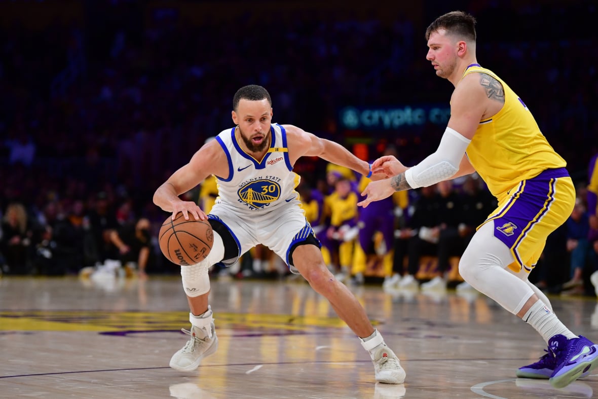 https://sportsnaut.com/wp-content/uploads/2025/10/NBA-Golden-State-Warriors-at-Los-Angeles-Lakers-25842062-1180x787.jpg