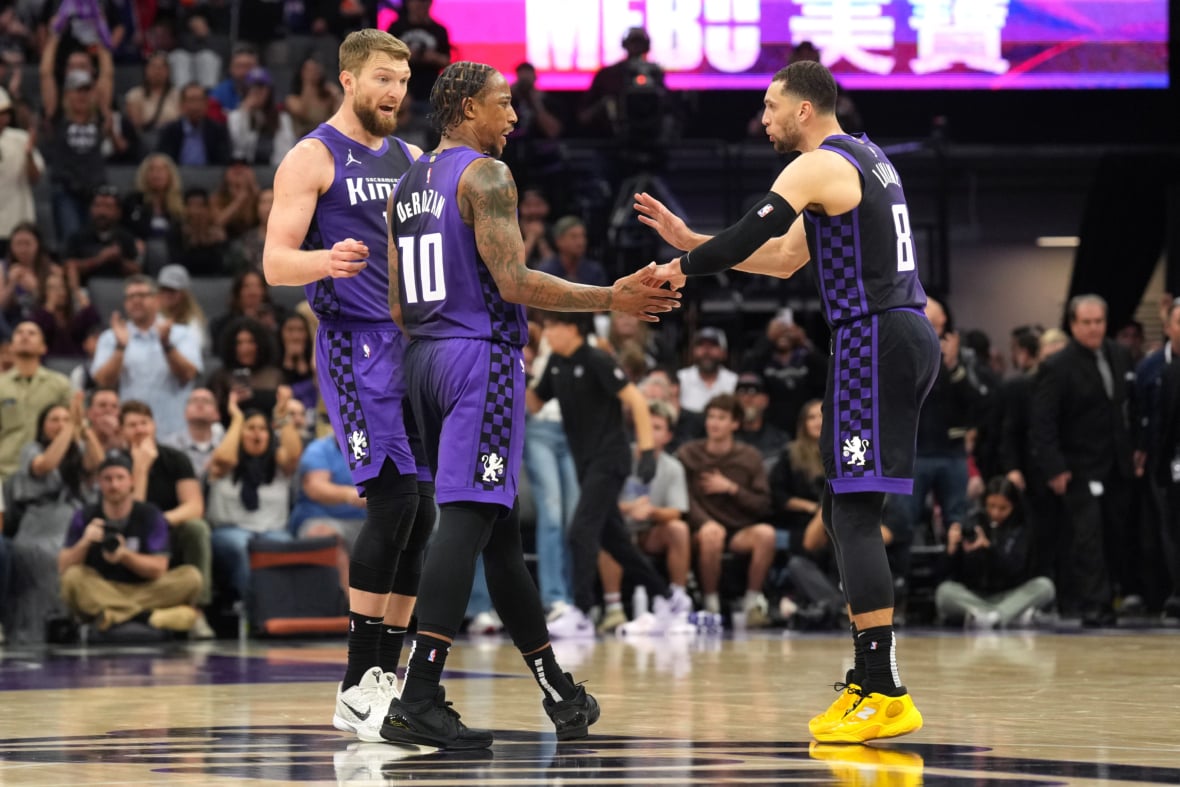 https://sportsnaut.com/wp-content/uploads/2025/10/NBA-Los-Angeles-Clippers-at-Sacramento-Kings-25909805-1180x787.jpg