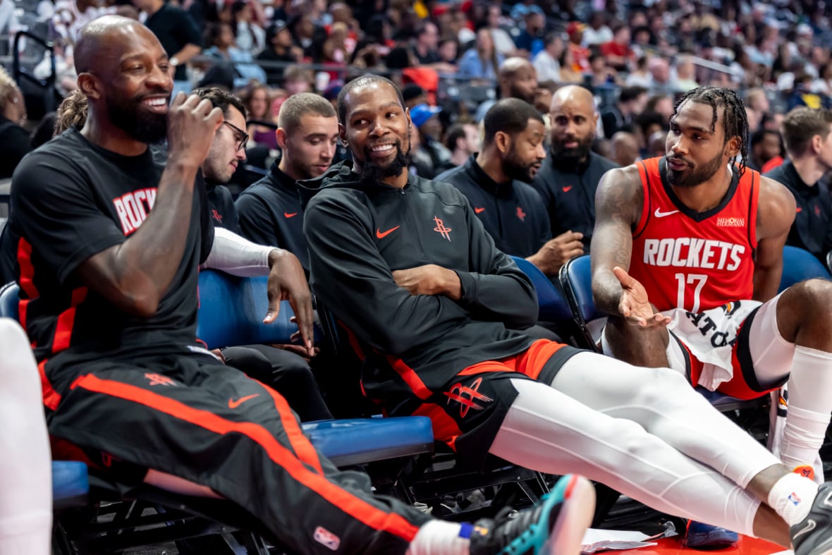https://sportsnaut.com/wp-content/uploads/2025/10/NBA-Preseason-Houston-Rockets-at-New-Orleans-Pelicans-27326626-1180x787.jpg
