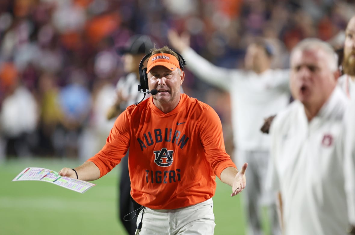 https://sportsnaut.com/wp-content/uploads/2025/10/NCAA-Football-Missouri-at-Auburn-27367798-1180x780.jpg