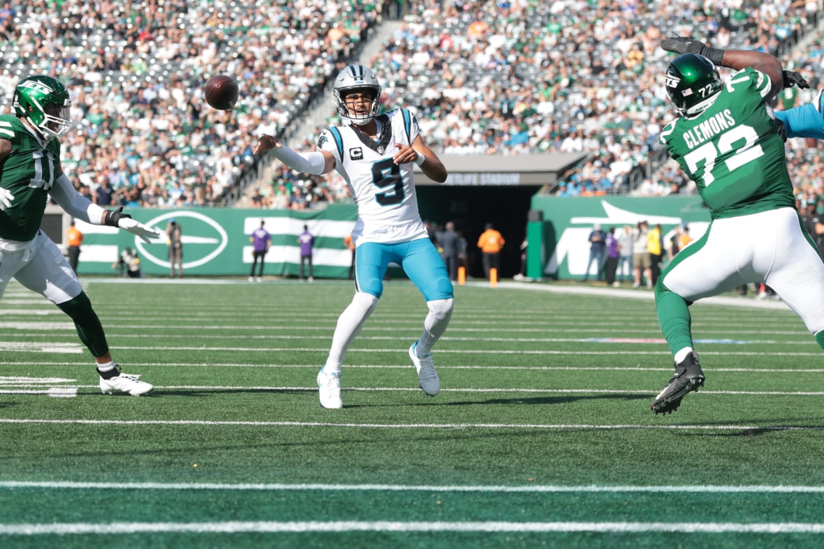 https://sportsnaut.com/wp-content/uploads/2025/10/NFL-Carolina-Panthers-at-New-York-Jets-27369687-1180x787.jpg