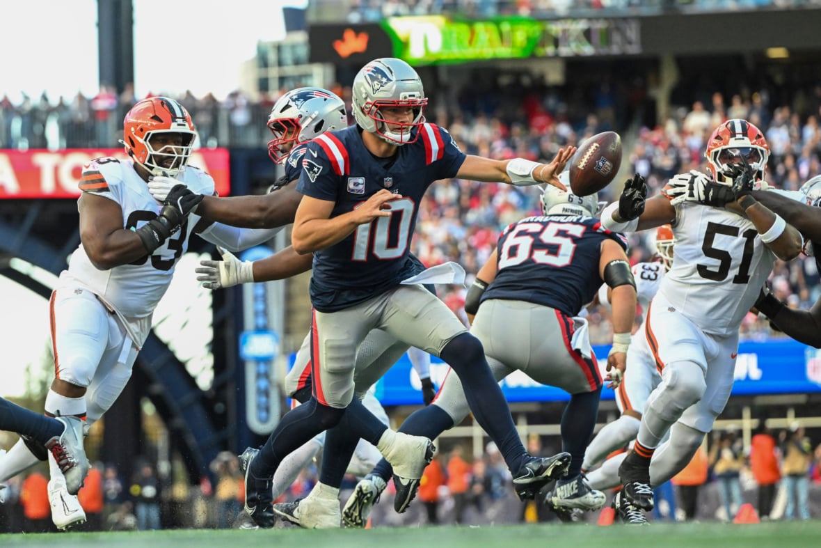 https://sportsnaut.com/wp-content/uploads/2025/10/NFL-Cleveland-Browns-at-New-England-Patriots-27425681-1180x787.jpg