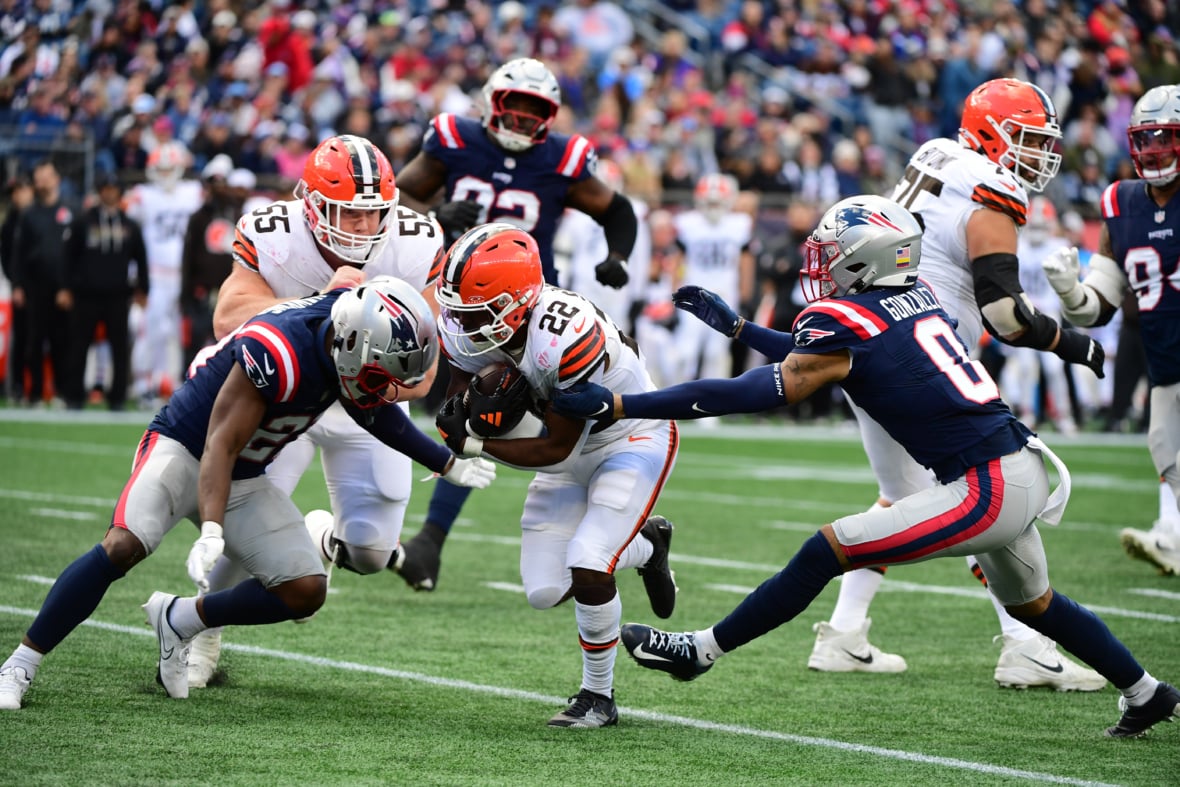 https://sportsnaut.com/wp-content/uploads/2025/10/NFL-Cleveland-Browns-at-New-England-Patriots-27425898-1180x787.jpg