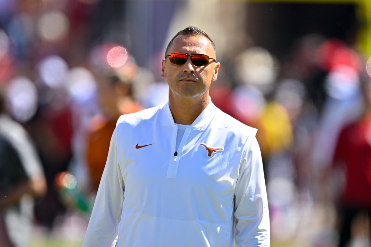 https://sportsnaut.com/wp-content/uploads/2025/10/Steve-Sarkisian-27299503-1180x787.jpg