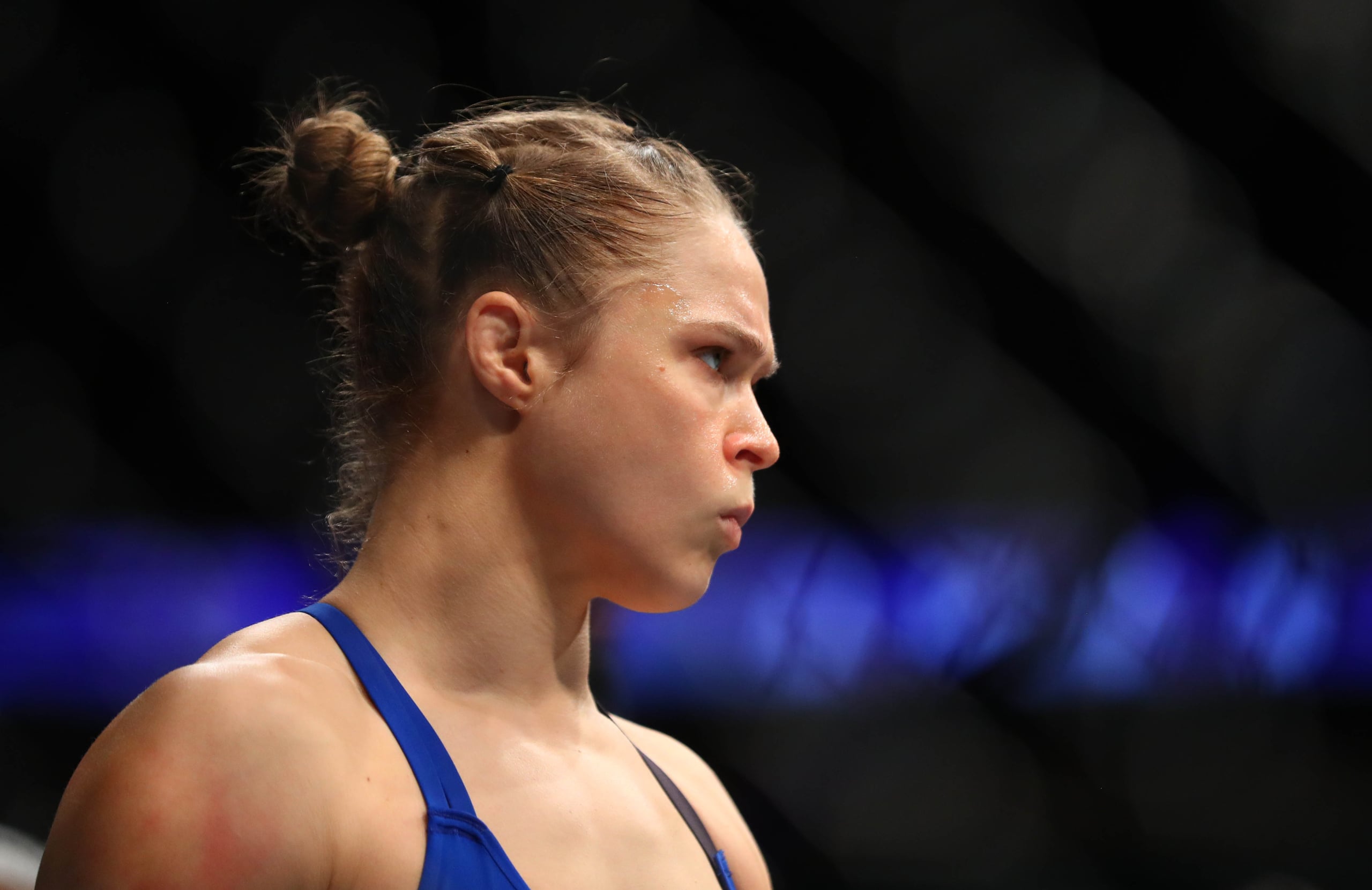 https://sportsnaut.com/wp-content/uploads/2025/11/MMA-UFC-207-Nunes-vs-Rousey-9778718-scaled.jpg