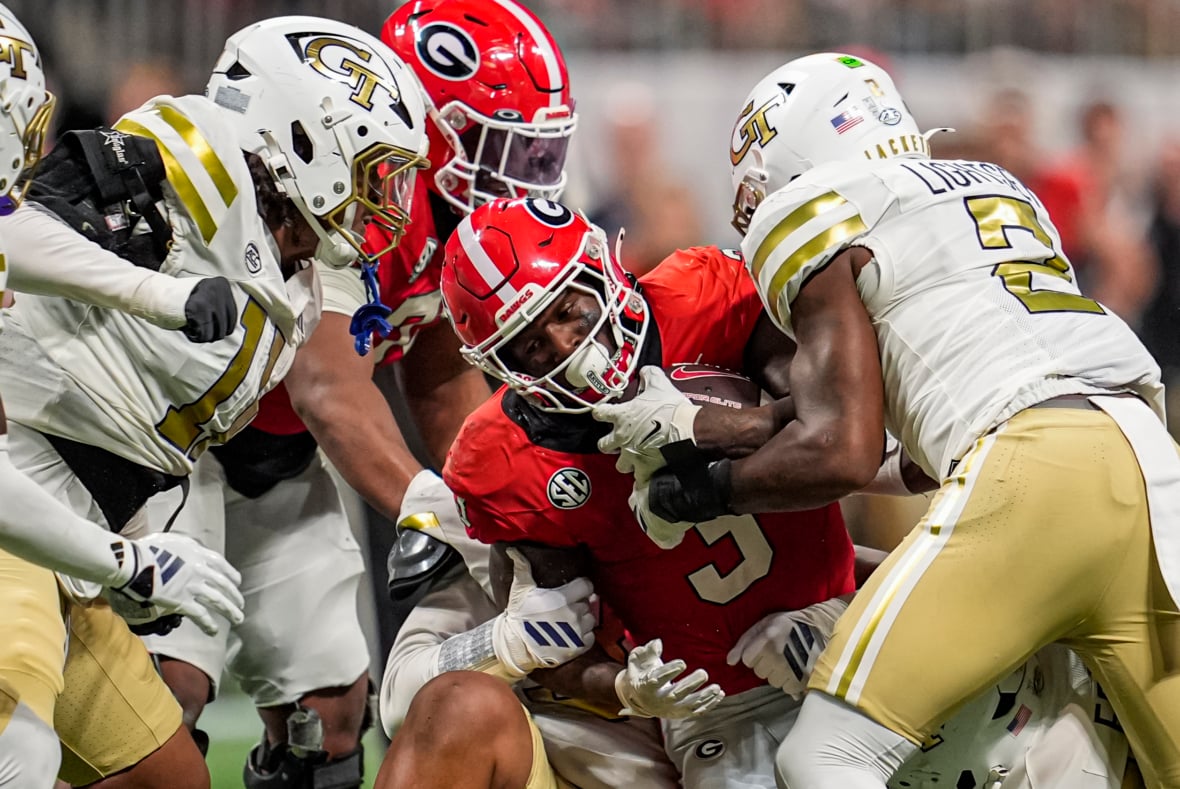 https://sportsnaut.com/wp-content/uploads/2025/11/NCAA-Football-Georgia-at-Georgia-Tech-27695295-1180x789.jpg