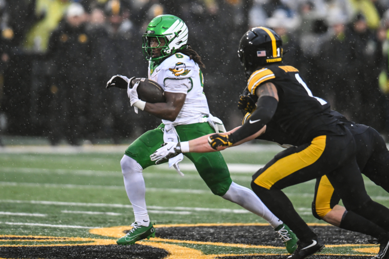 Oregon Ducks vs Iowa Hawkeyes