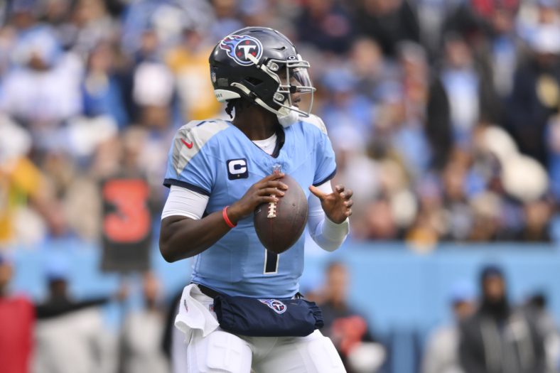 NFL: Los Angeles Chargers at Tennessee Titans