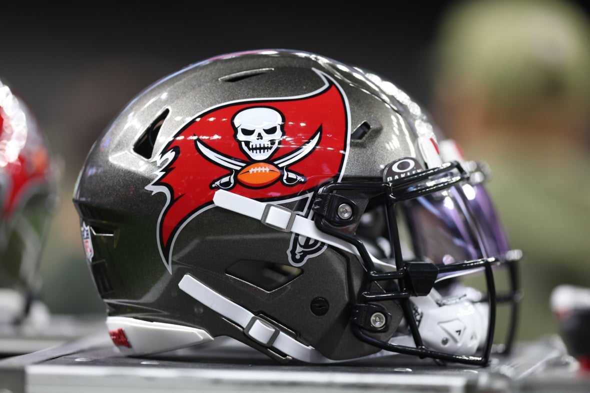 https://sportsnaut.com/wp-content/uploads/2025/11/NFL-Tampa-Bay-Buccaneers-at-New-Orleans-Saints-27425606-1180x787.jpg