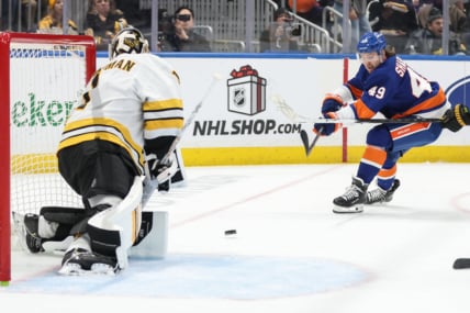 NHL: Boston Bruins at New York Islanders