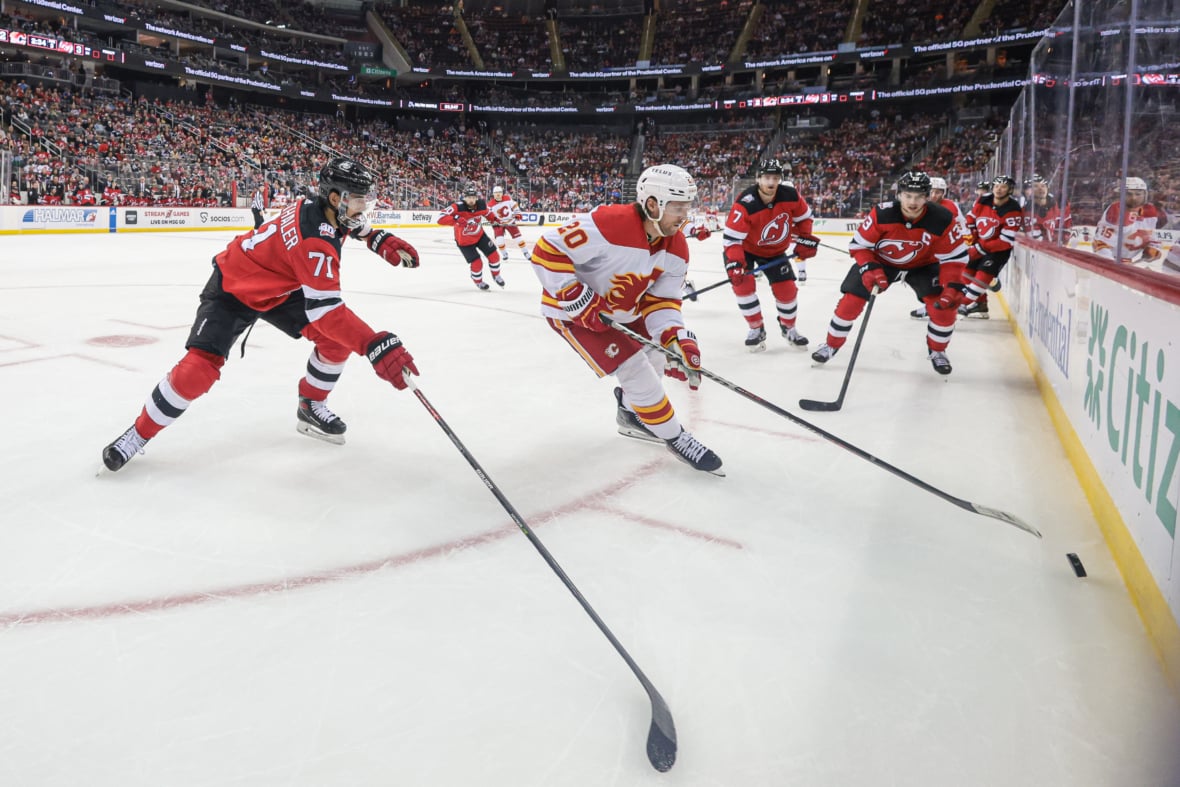 https://sportsnaut.com/wp-content/uploads/2025/11/NHL-Calgary-Flames-at-New-Jersey-Devils-19388944-1180x787.jpg