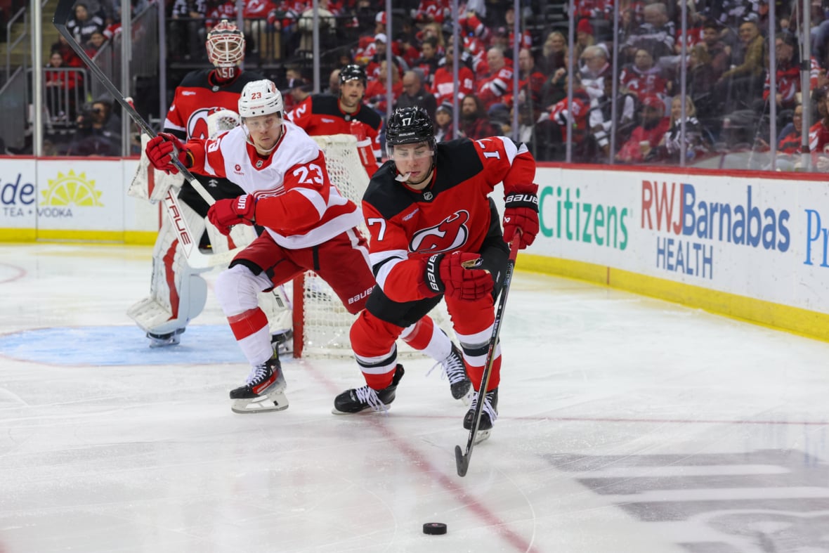 https://sportsnaut.com/wp-content/uploads/2025/11/NHL-Detroit-Red-Wings-at-New-Jersey-Devils-25948207-1180x787.jpg