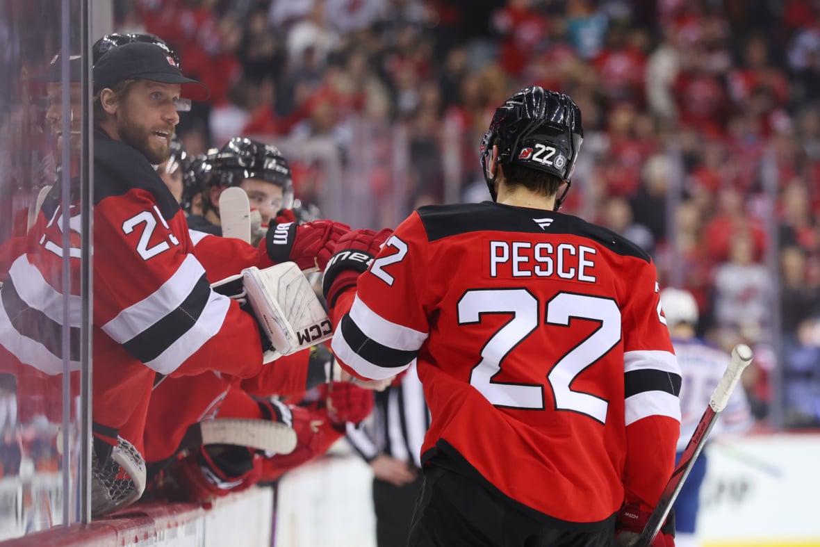 NHL: Edmonton Oilers at New Jersey Devils