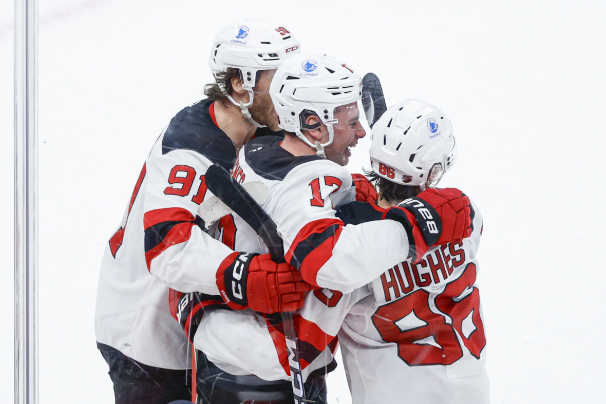 NHL: New Jersey Devils at Chicago Blackhawks