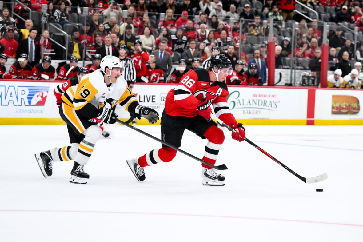 https://sportsnaut.com/wp-content/uploads/2025/11/NHL-Pittsburgh-Penguins-at-New-Jersey-Devils-27536907-1180x787.jpg