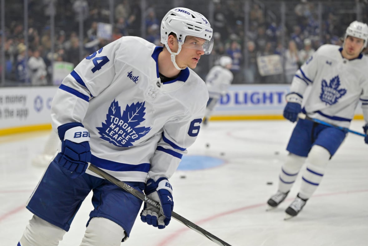 https://sportsnaut.com/wp-content/uploads/2025/11/NHL-Toronto-Maple-Leafs-at-Los-Angeles-Kings-25802999-1180x787.jpg