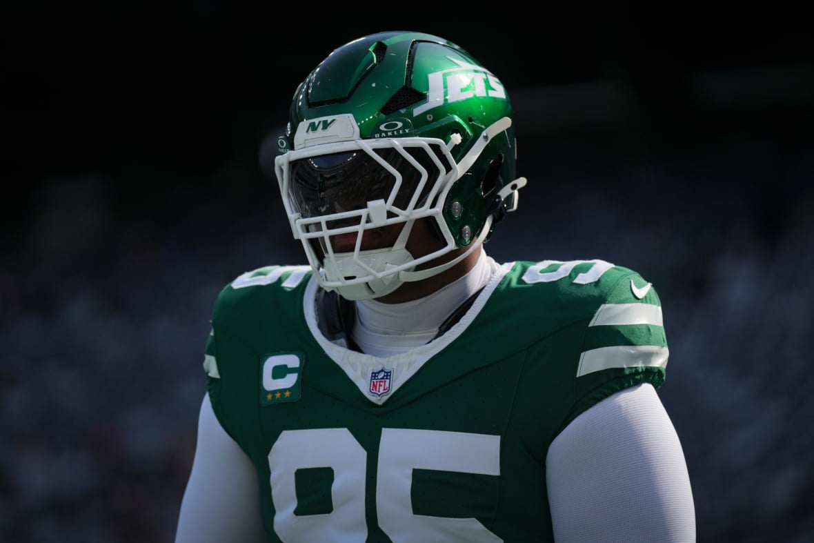 https://sportsnaut.com/wp-content/uploads/2025/11/Quinnen-Williams-27379498-1180x787.jpg