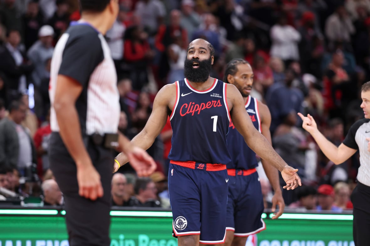 https://sportsnaut.com/wp-content/uploads/2025/12/NBA-Los-Angeles-Clippers-at-Houston-Rockets-27797387-1-1180x787.jpg