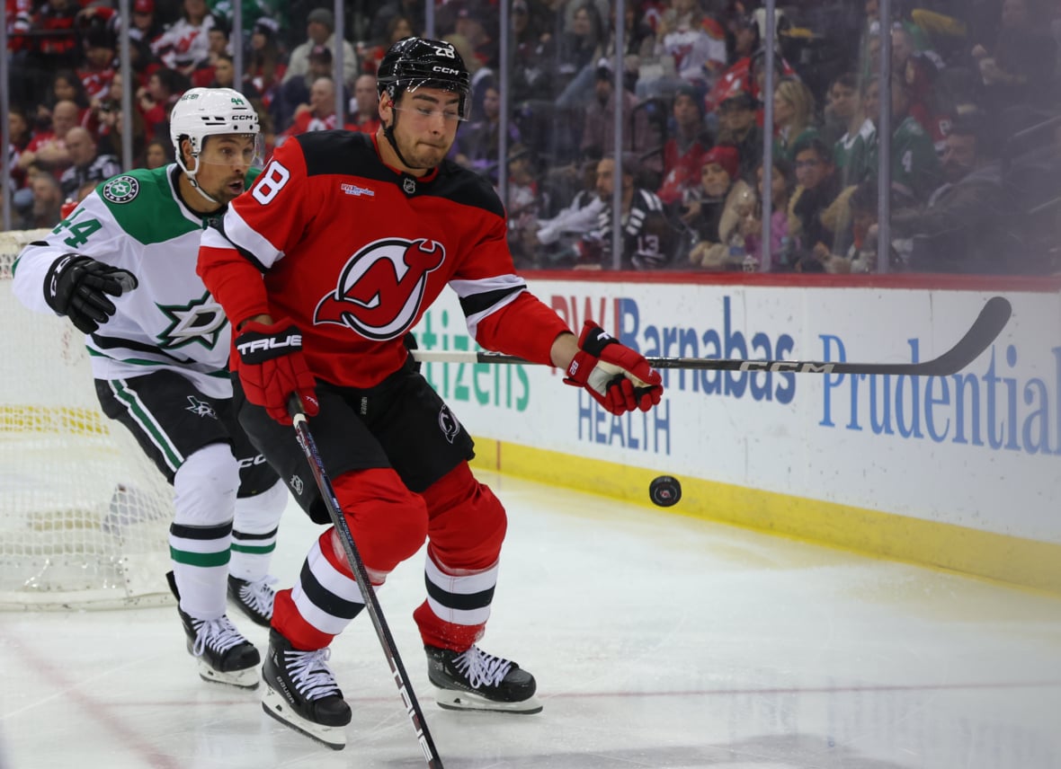 NHL: Dallas Stars at New Jersey Devils