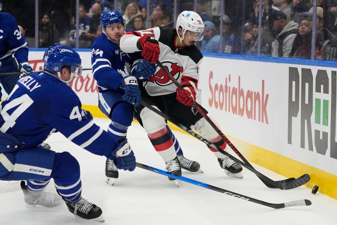 https://sportsnaut.com/wp-content/uploads/2025/12/NHL-New-Jersey-Devils-at-Toronto-Maple-Leafs-27384924-1180x787.jpg