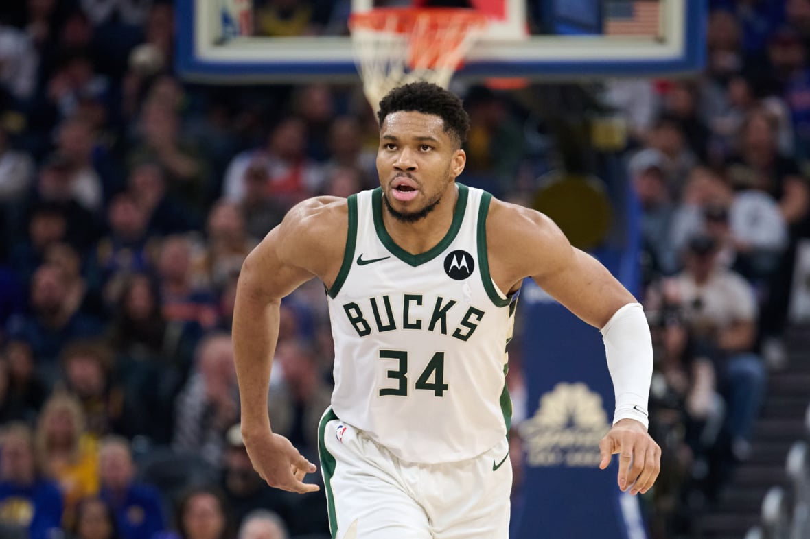 https://sportsnaut.com/wp-content/uploads/2026/01/NBA-Milwaukee-Bucks-at-Golden-State-Warriors-27957124-1180x786.jpg